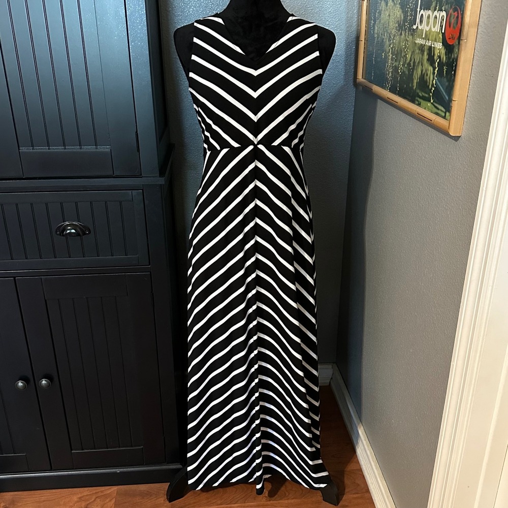 Talbots Maxi Dress Womens SP Small Petite Black White Chevron Stripe Sleeveless